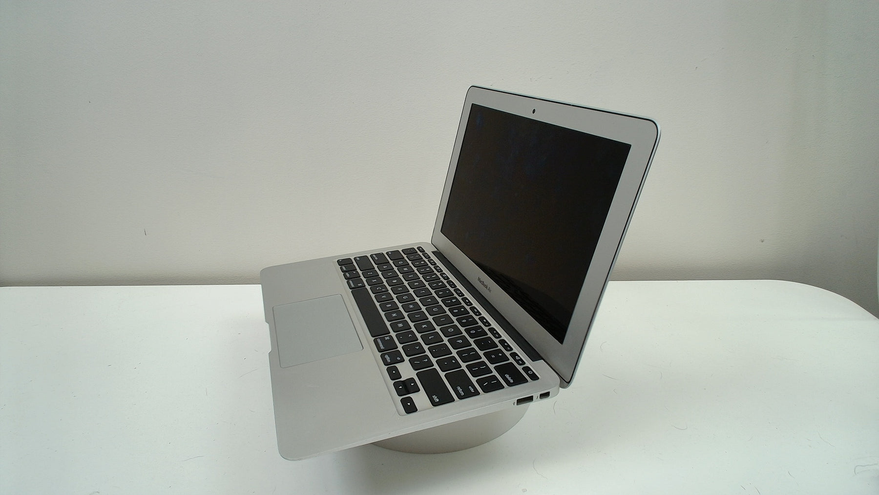 MacBook Air 11 inch 2013 Silver (Read Description)