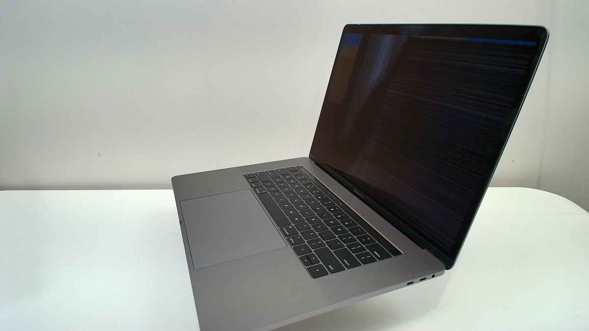 MacBook Pro (15-inch, 2017, Touchbar)‎ (Read Description)