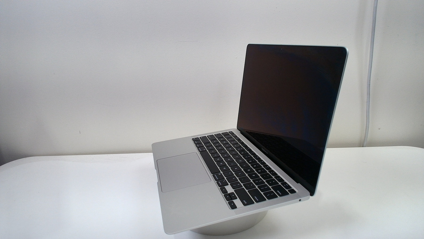 MacBook Air (M1, 2020) (Read Description)