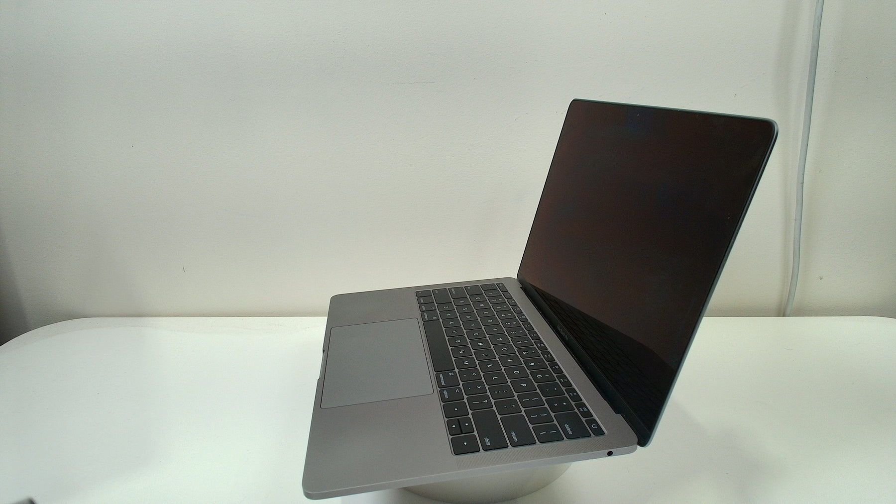 MacBook Pro (13-inch, 2017, Two Thunderbolt 3 ports) (Read Description)