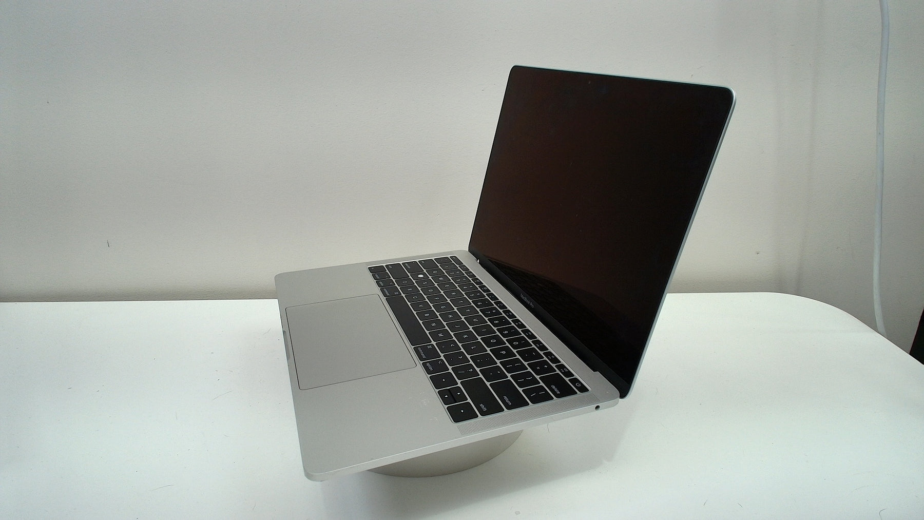 MacBook Air MacBook Pro (13-inch, 2017, 2 TBT3)‎ Silver (Read Description)