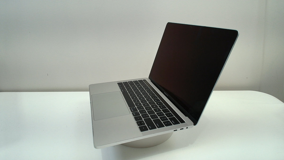 MacBook Pro (13-inch, 2017, 4 TBT3)‎ (Read Description)