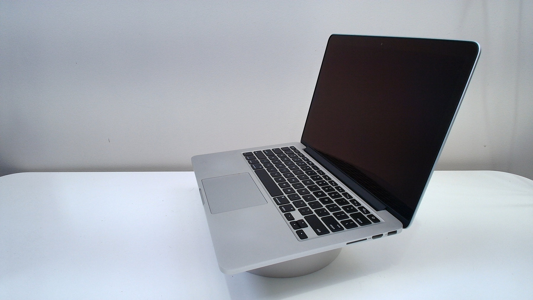 MacBook Pro (Retina, 13-Inch 2015) (Read Description)