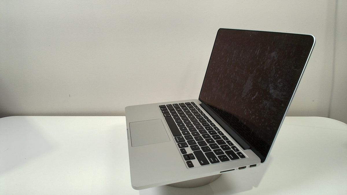 MacBook Pro 13 inch retina 2015 (Read Description)