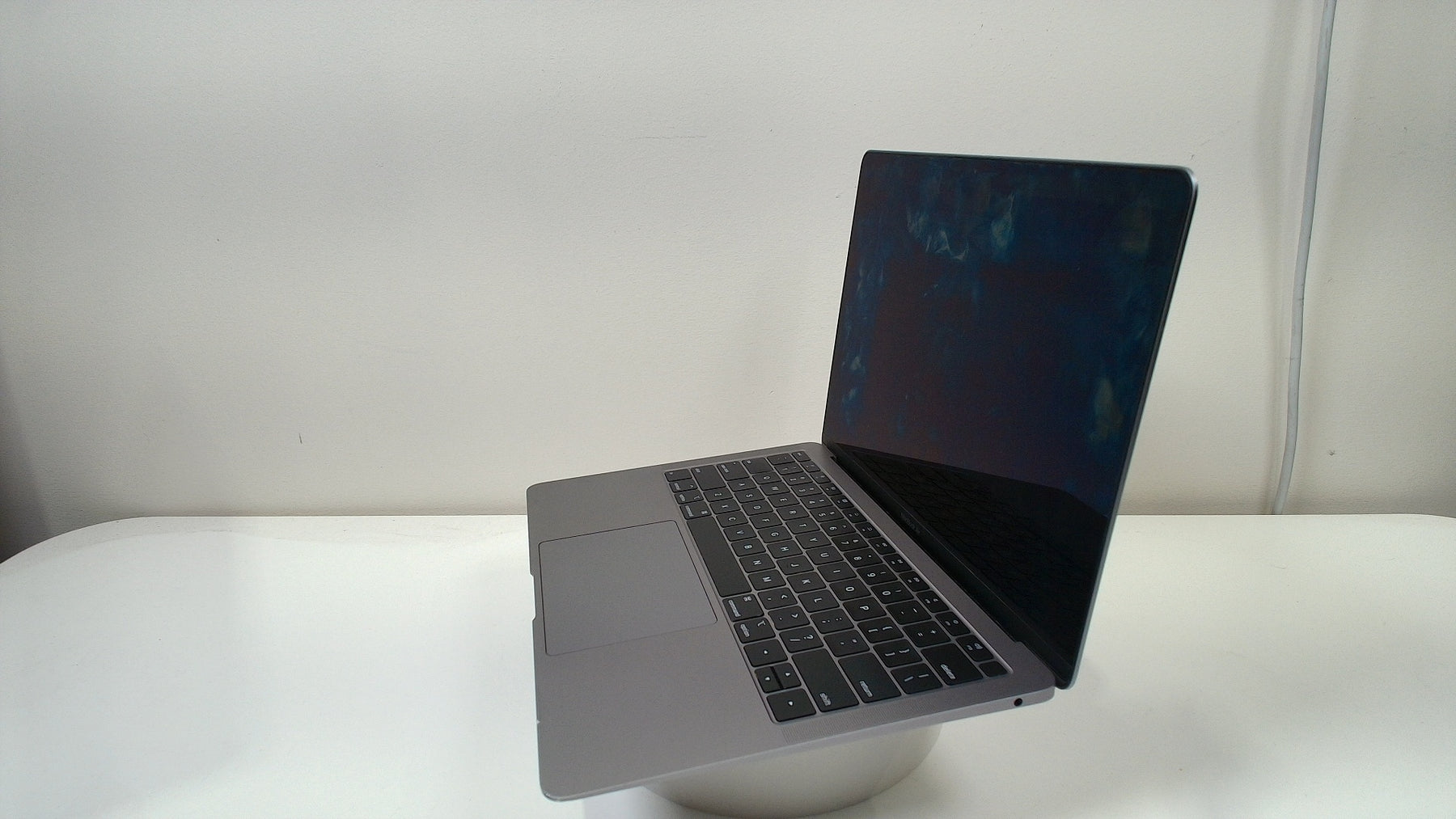 MacBook Air (Retina, 13-inch, 2019) (Read Description)