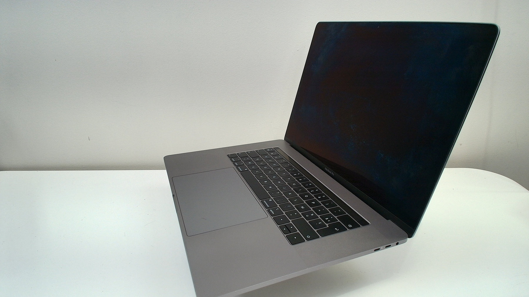 MacBook Pro (15-inch, 2019) (Read Description)