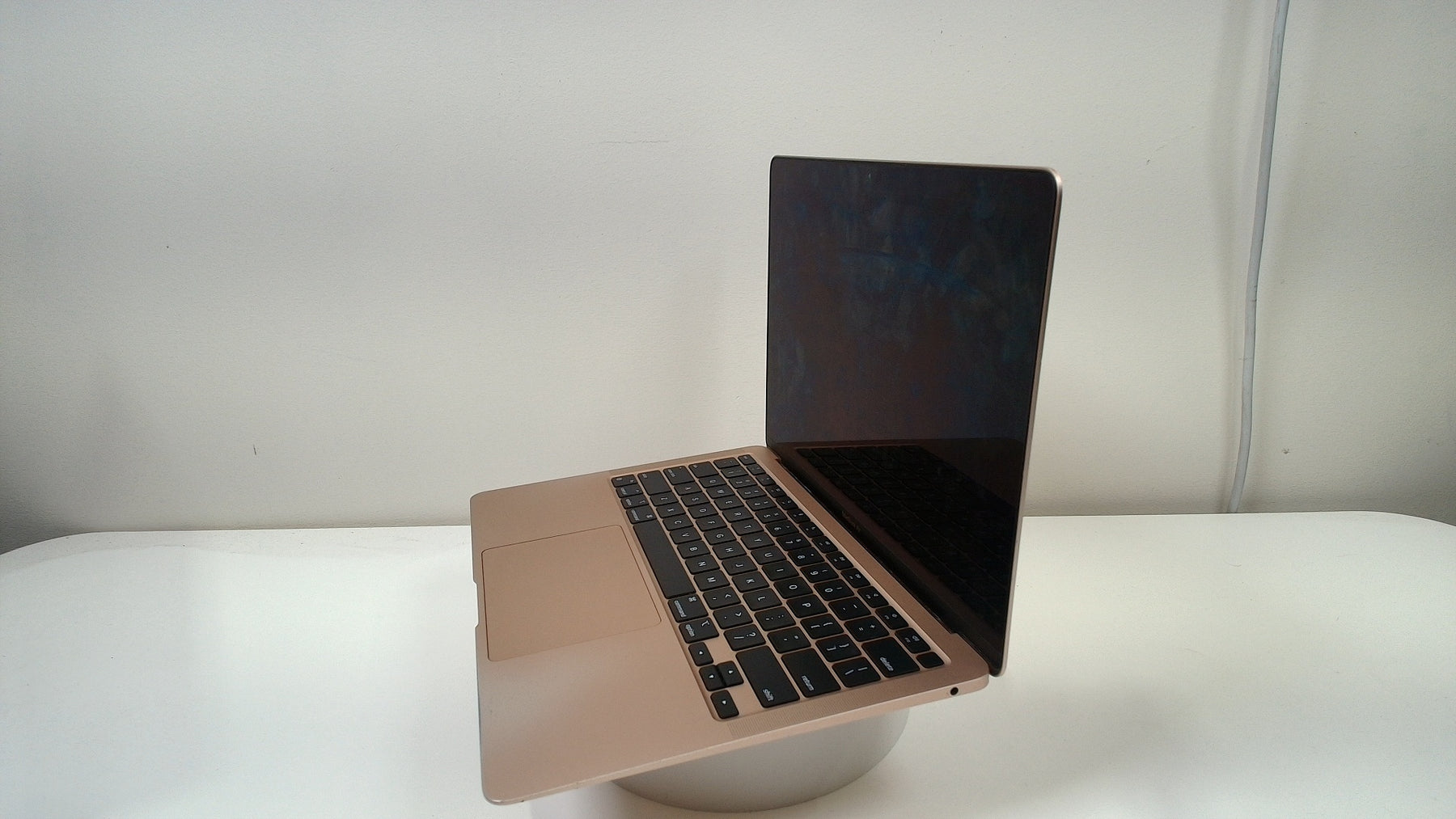 MacBook Air (M1,2020)‎ (Read Description)