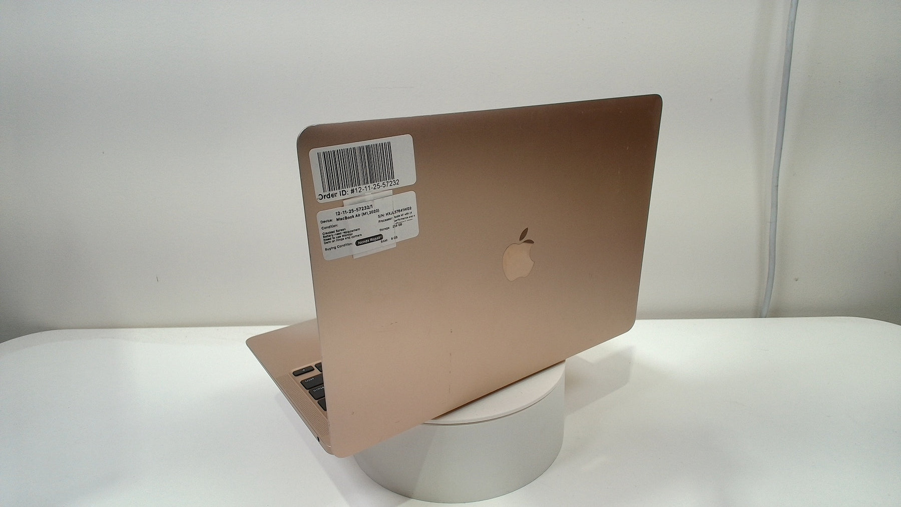 MacBook Air (M1,2020)‎ (Read Description)