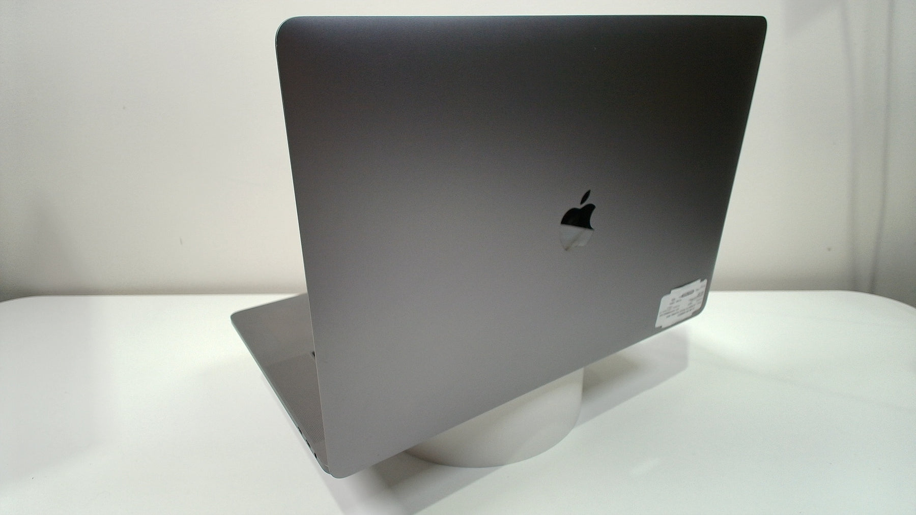 MacBook Pro 15 inch Touchbar 2017 (Read Description)