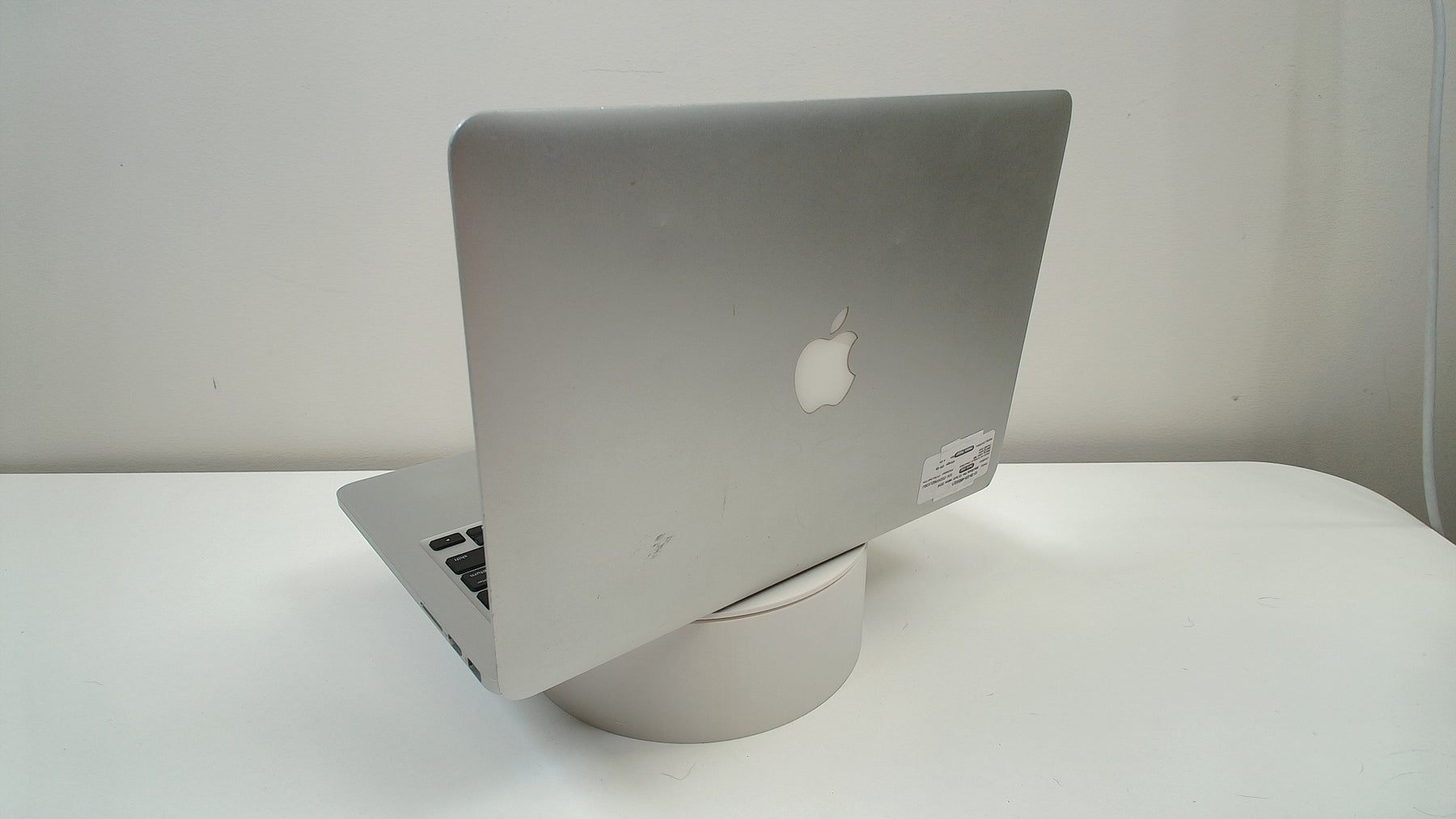 MacBook Pro 13 inch retina 2014 (Read Description)