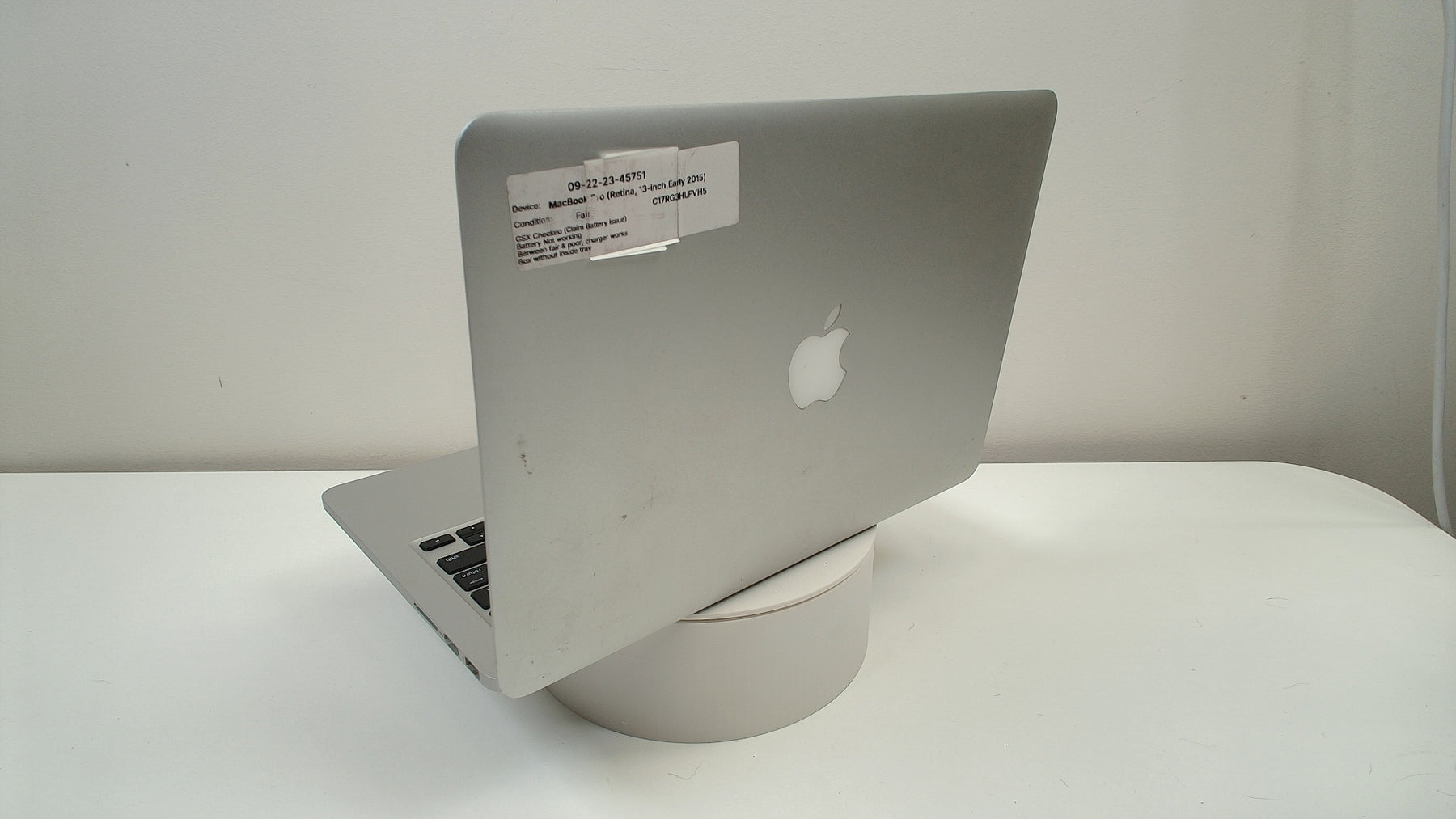 MacBook Pro (Retina, 13-inch,Early 2015)‎ (Read Description)