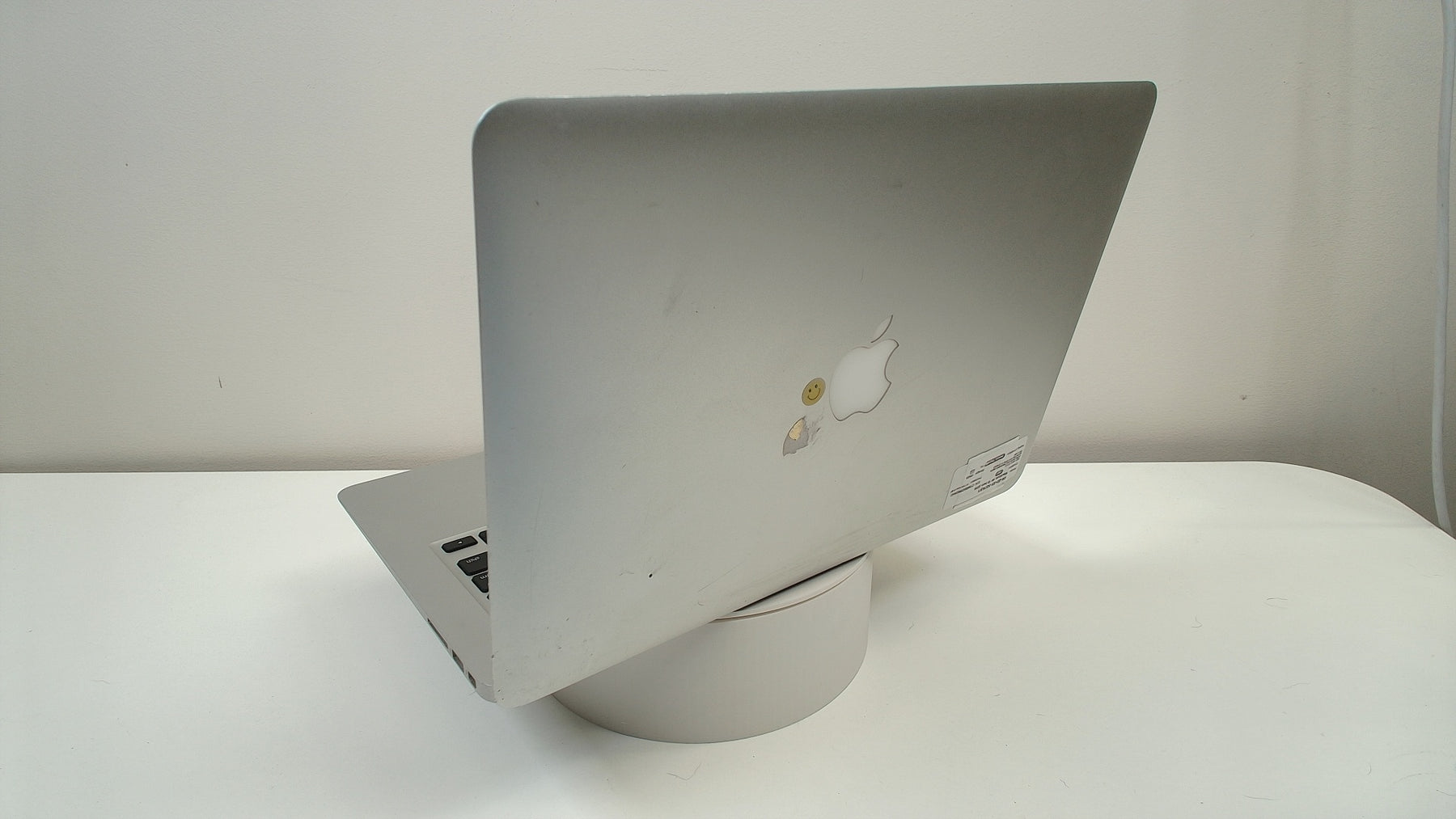 MacBook Air 13 inch 2015 (Read Description)