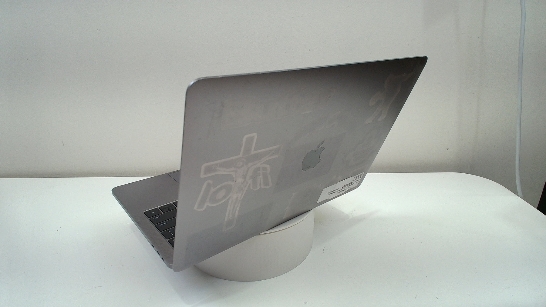 MacBook Pro 13 inch 2016 (Touchbar) (Read Description)