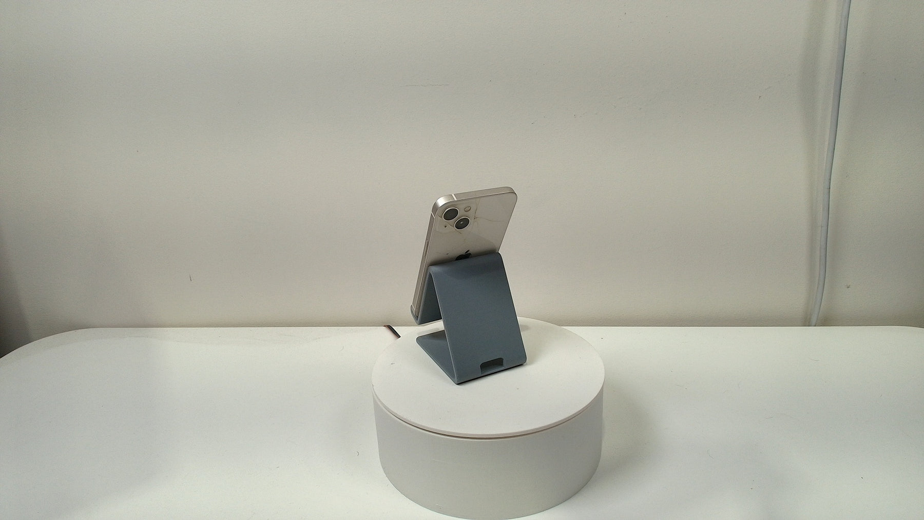 iPhone 13‎ (Read Description)