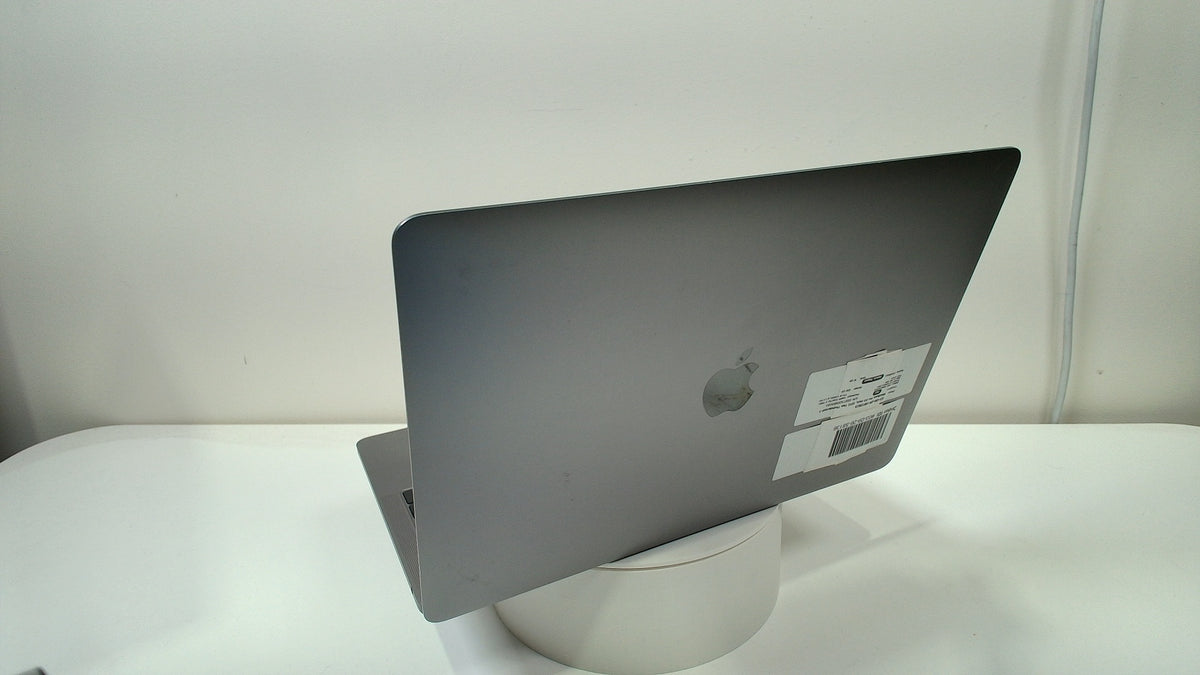 MacBook Pro (13-inch, 2017, Two Thunderbolt 3 ports) (Read Description)