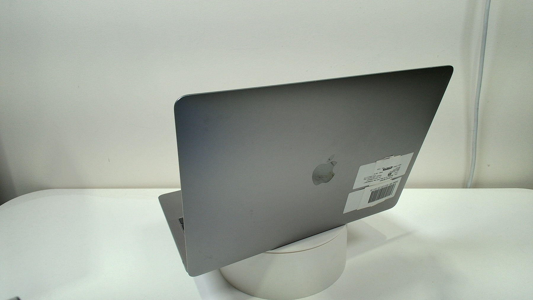 MacBook Pro (13-inch, 2017, Two Thunderbolt 3 ports) (Read Description)