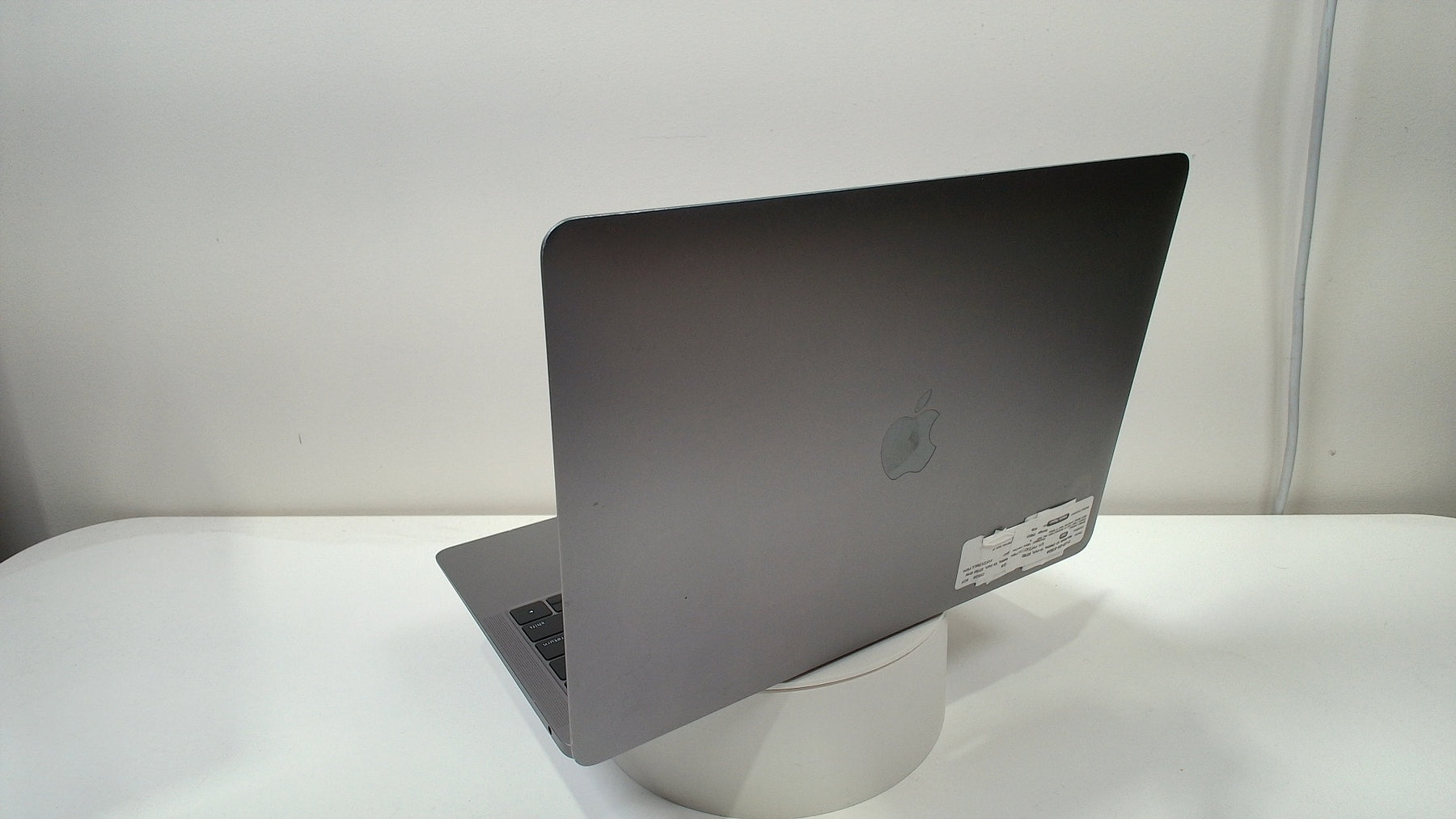 MacBook Air (Retina, 13-inch, 2019) (Read Description)