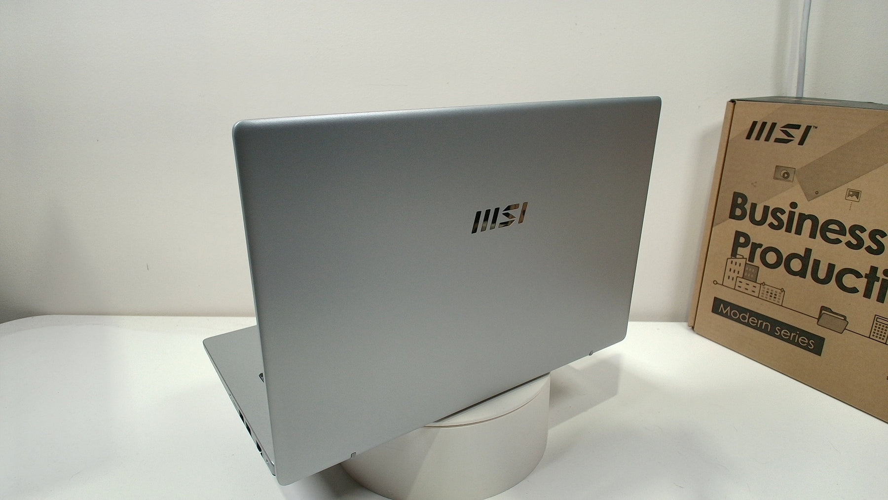 PC MSI Modern 14 i5-1335U 16GB 512GB SSD (Open Box) (Read Description)