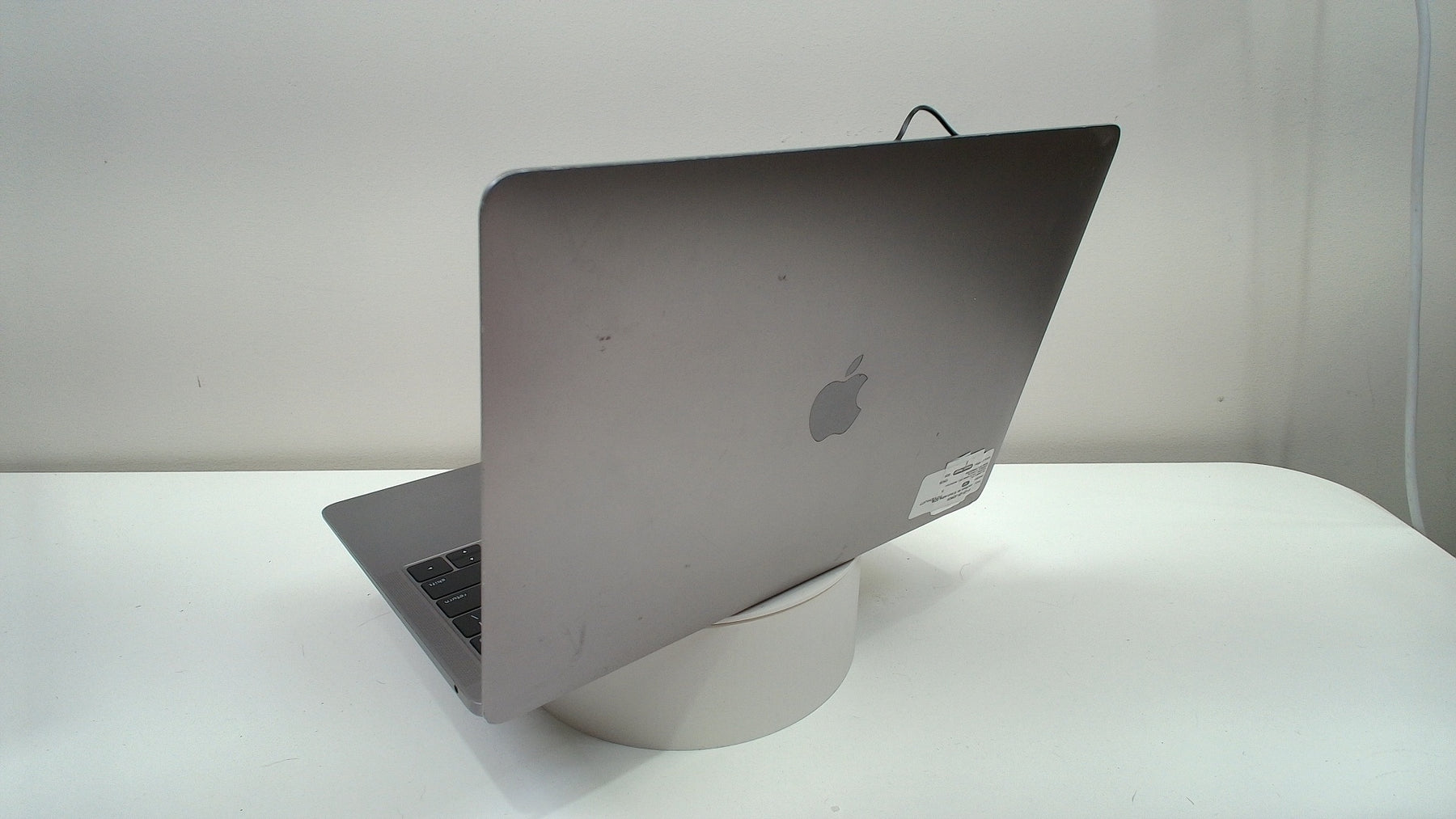 MacBook Air 13 inch retina 2018 (Read Description)