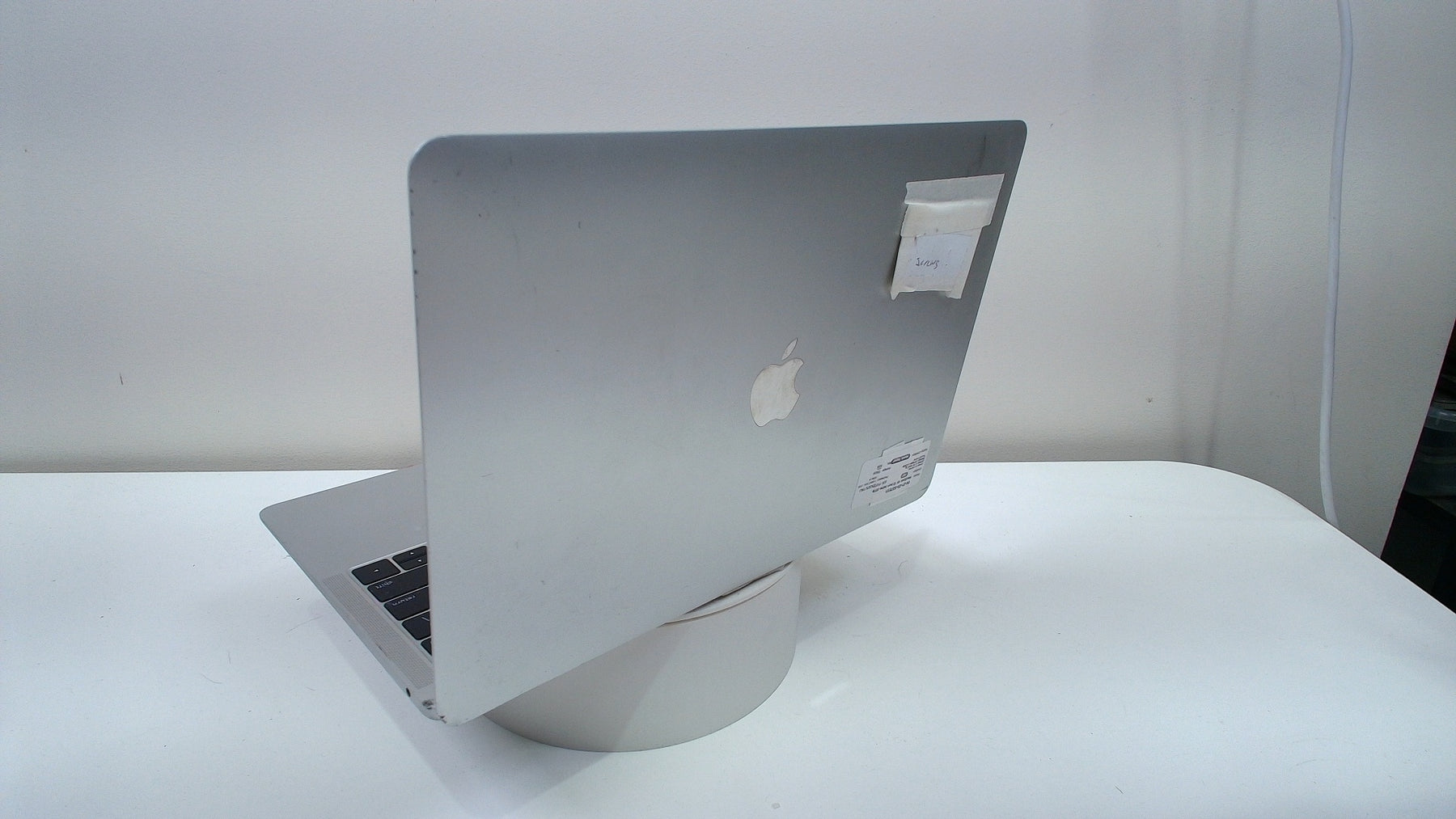 MacBook Air 13 inch retina 2019 (Read Description)