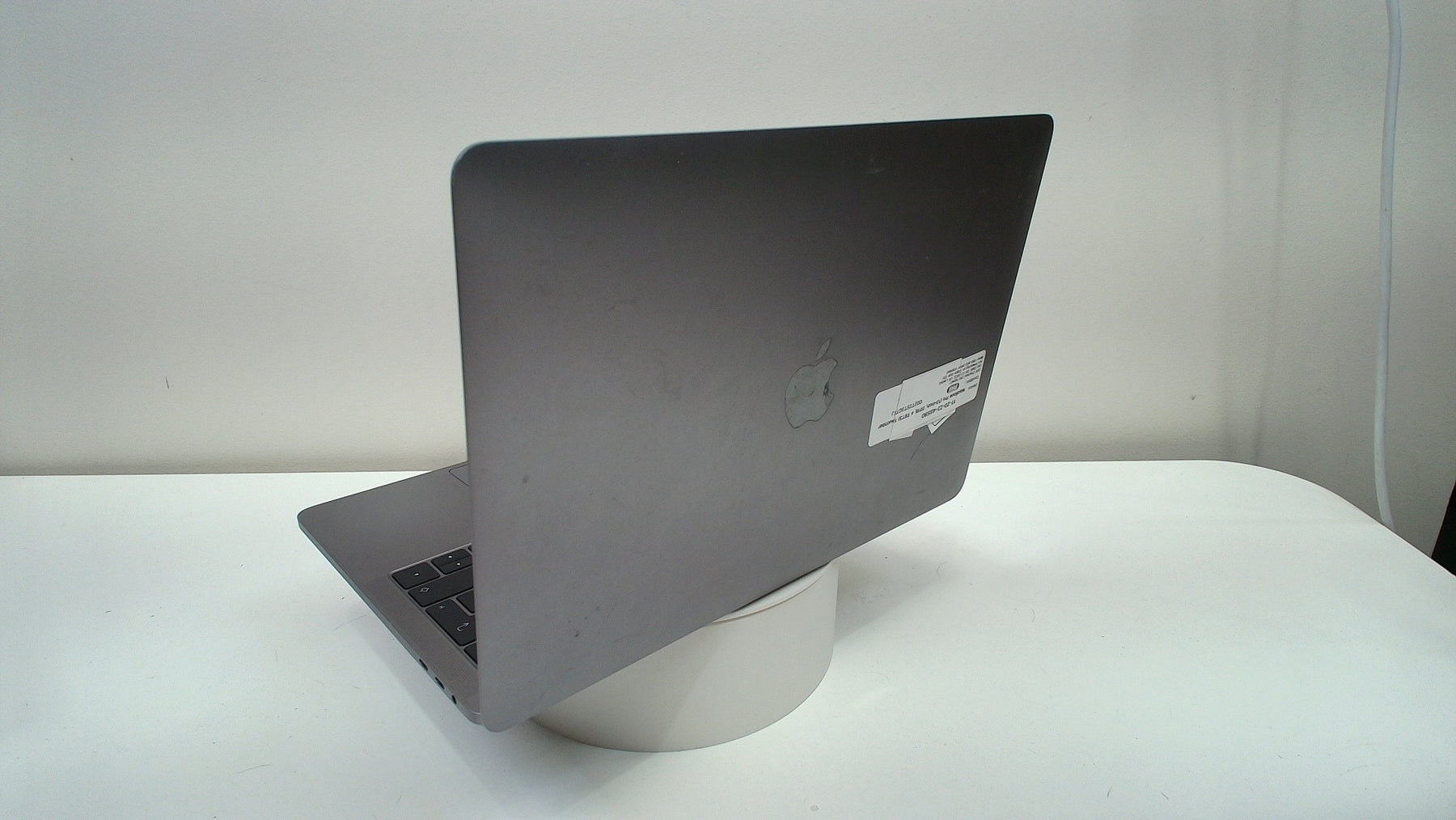 MacBook Pro (13-inch, 2016, 4 TBT3)‎ Touchbar Space Grey (Read Description)