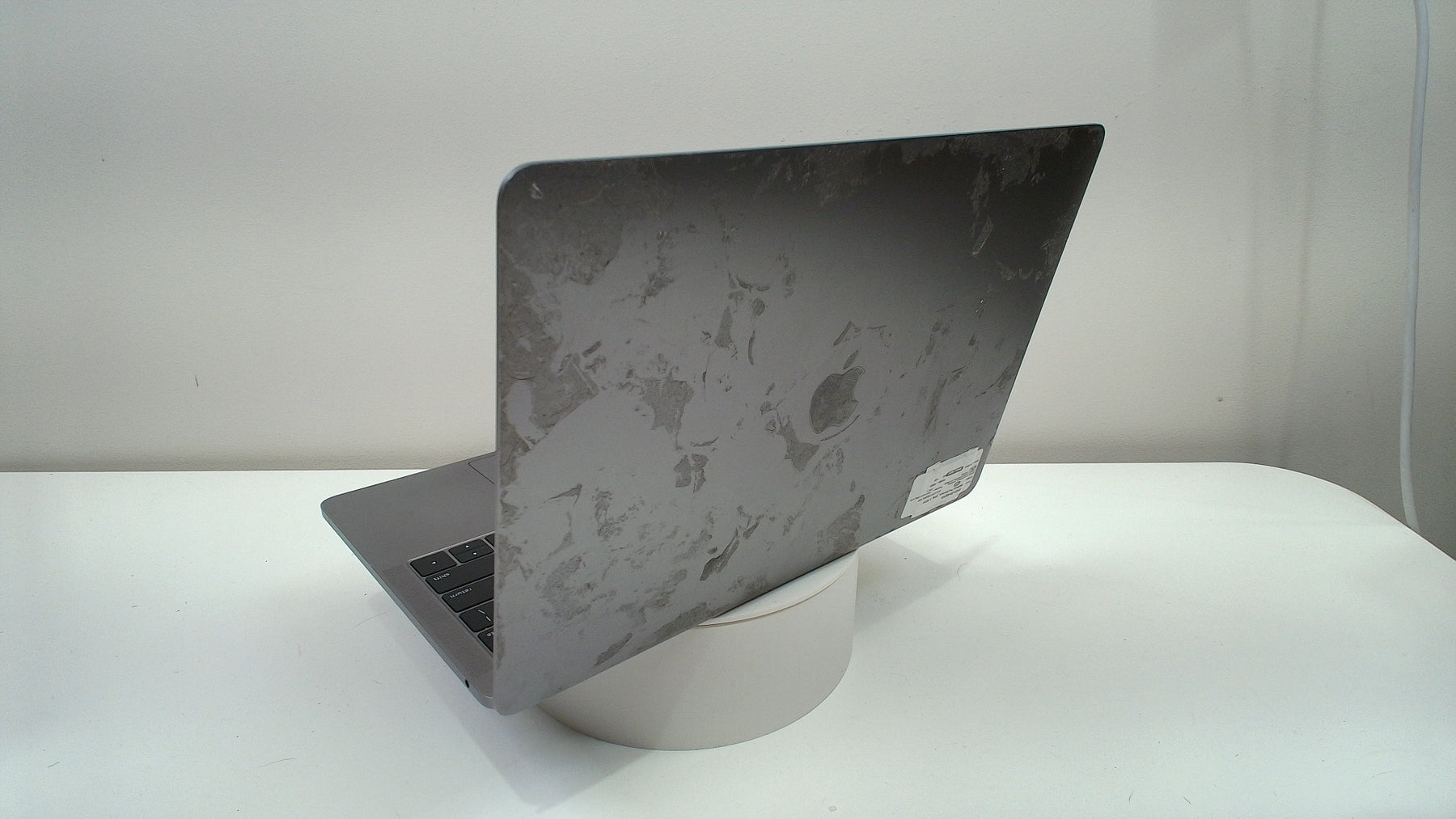 MacBook Pro (13-inch, 2019, 2 TBT3) (Read Description)