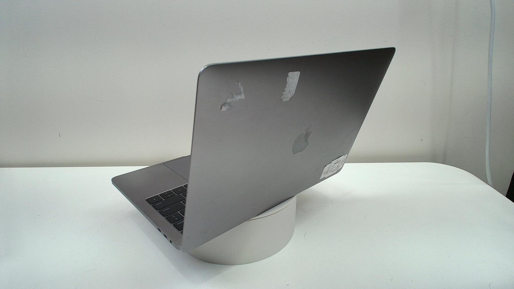 Macbook Pro 13 inch 2016 (4 TBT3, TB) (Read Description)