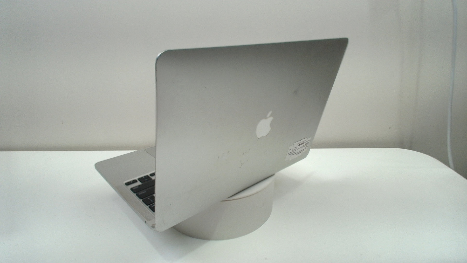 MacBook Pro (13-inch, M1, 2020)‎ Touchbar (Read Description)
