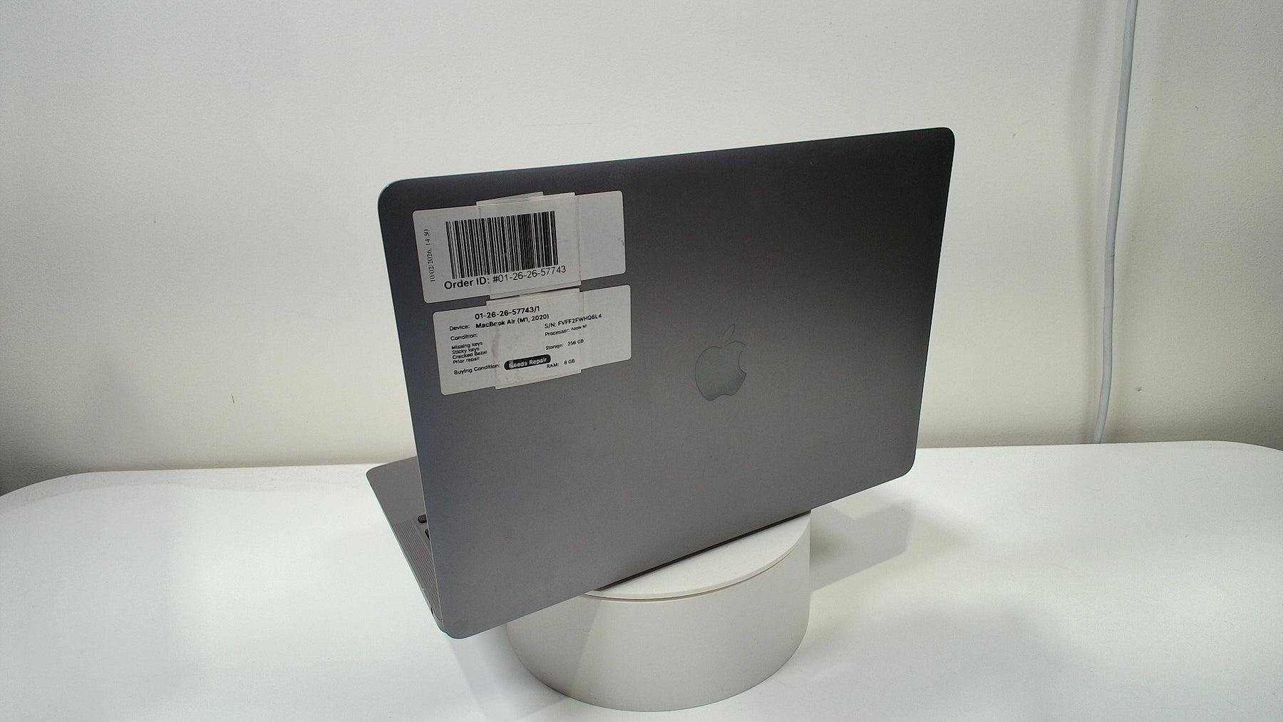MacBook Air (M1, 2020) (Read Description)