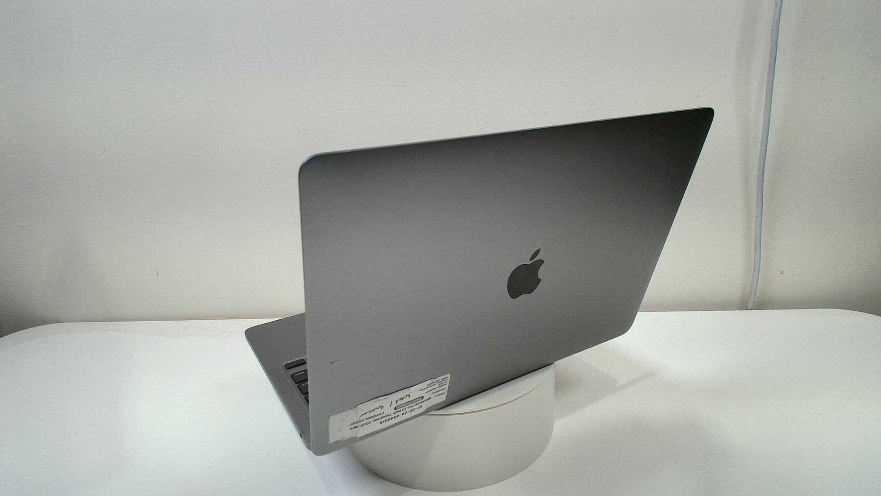 MacBook Pro 13 inch Touchbar 2020 (M1) (Read Description)