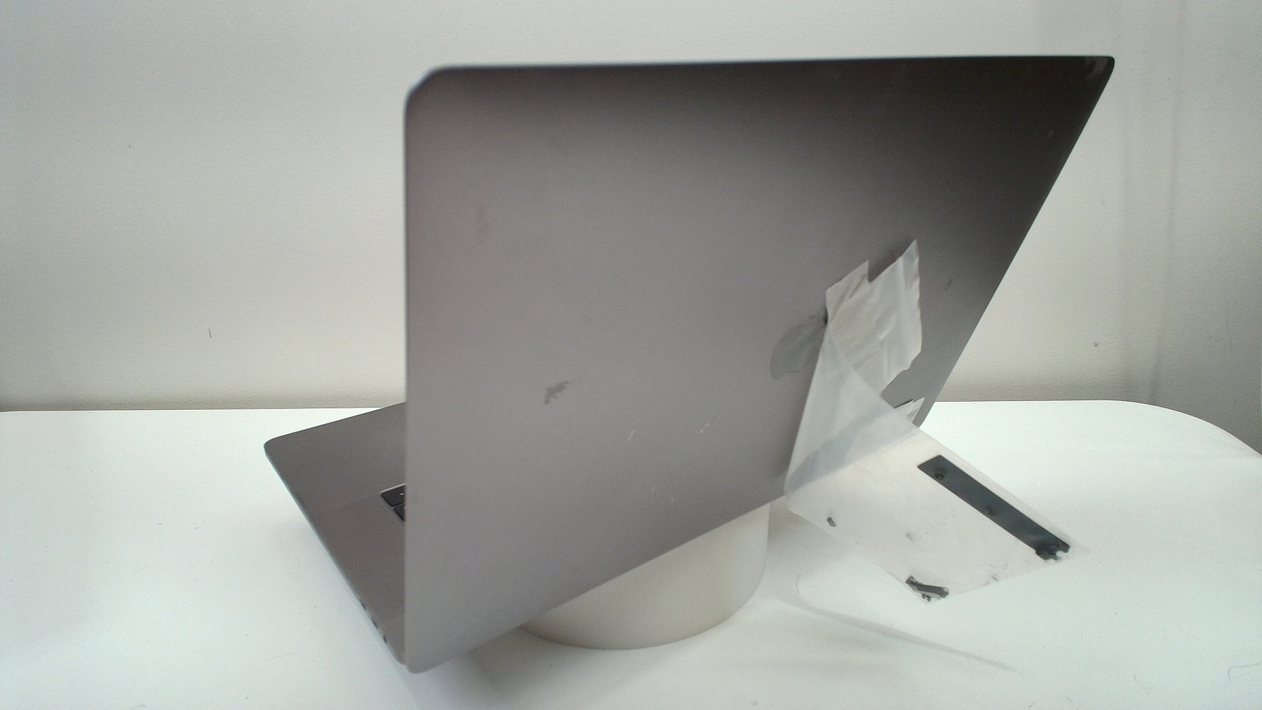 MacBook Pro 15 inch 2016 (Touchbar) (Read Description)