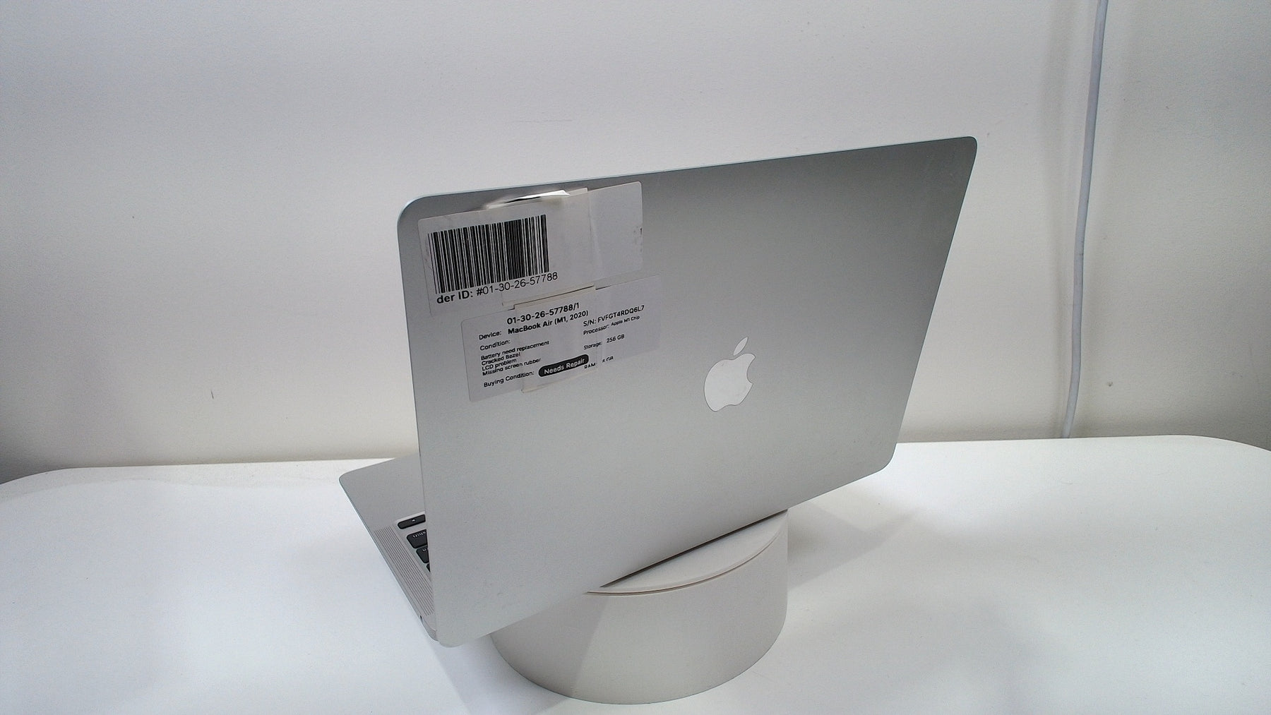 MacBook Air (M1, 2020) (Read Description)
