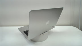 MacBook Pro (13-inch, 2016, 4 TBT3)‎ (Read Description)