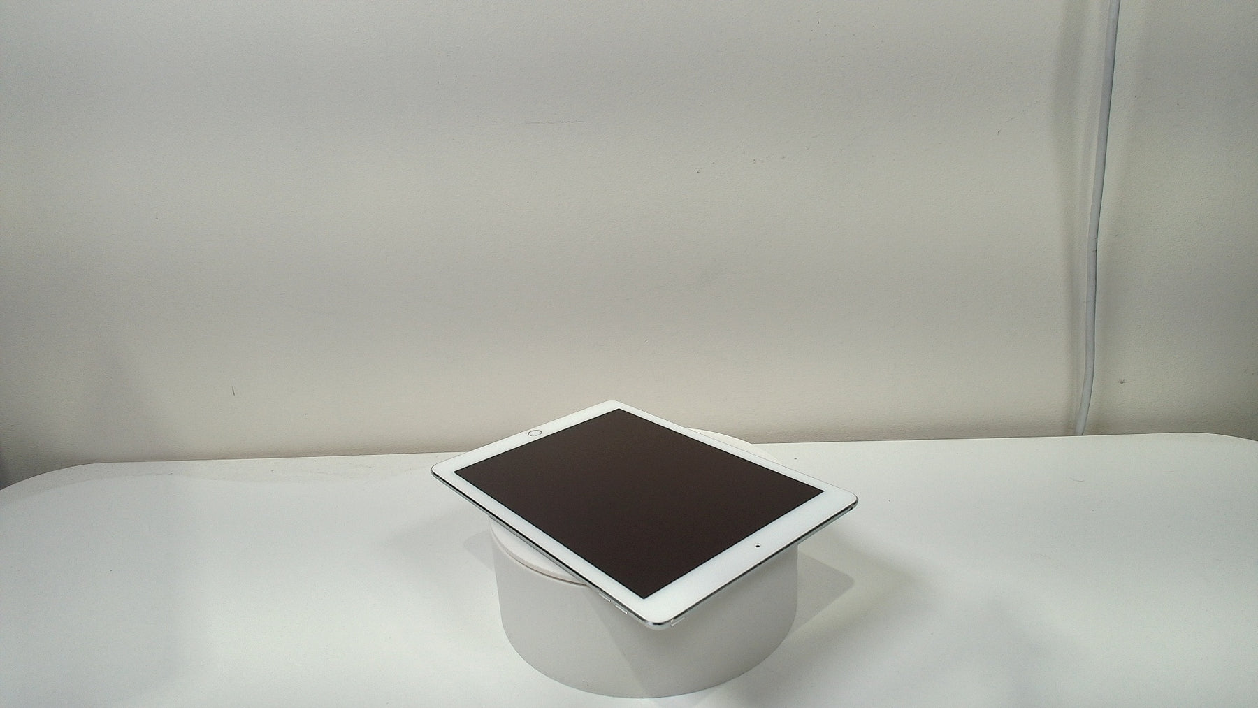 iPad Air 2 Wi-Fi‎ (Read Description)