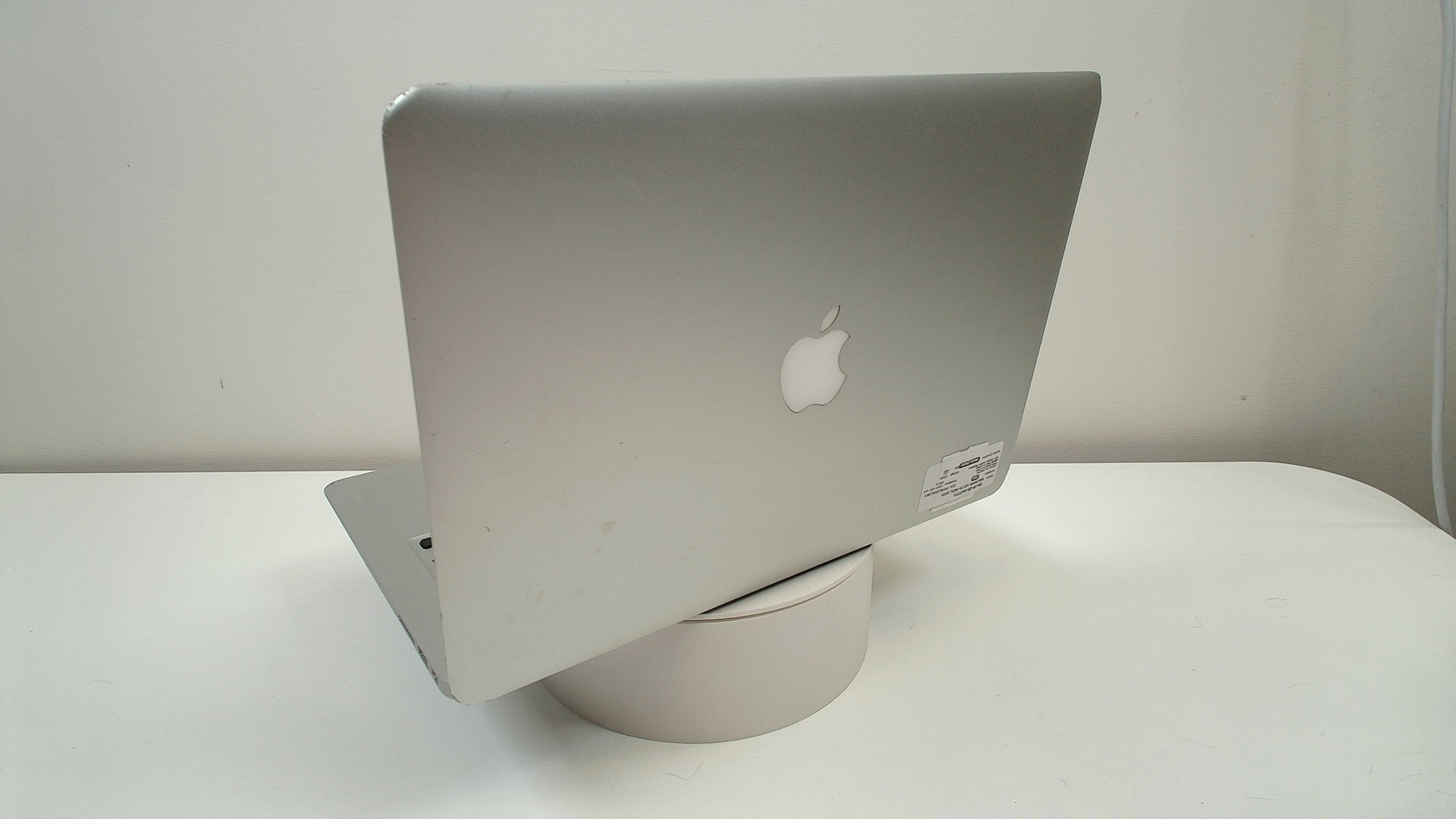 MACBOOK AIR (13-INCH, 2017)‎ (Read Description)