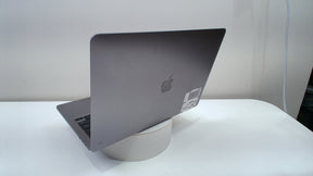 MacBook Pro 13 inch touchbar 2020 (Intel, 4 Thunderbolt Ports) (Read Description)