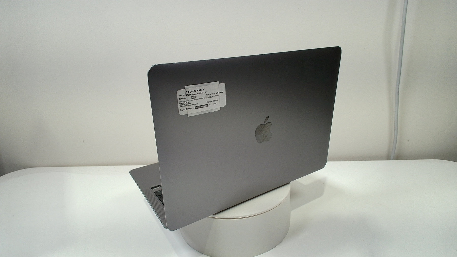 MacBook Air (M1,2020)‎ (Read Description)