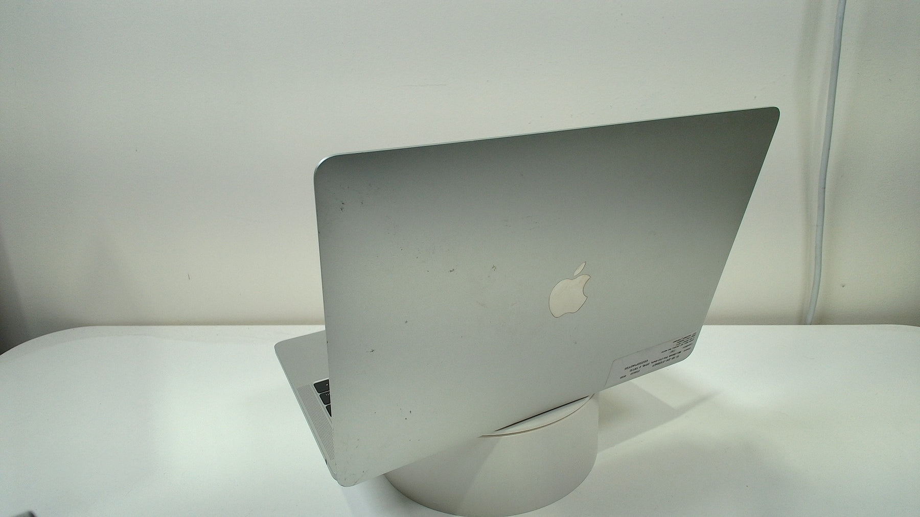 MacBook Pro (13-inch, 2016, 2 TBT3)‎ (Read Description)