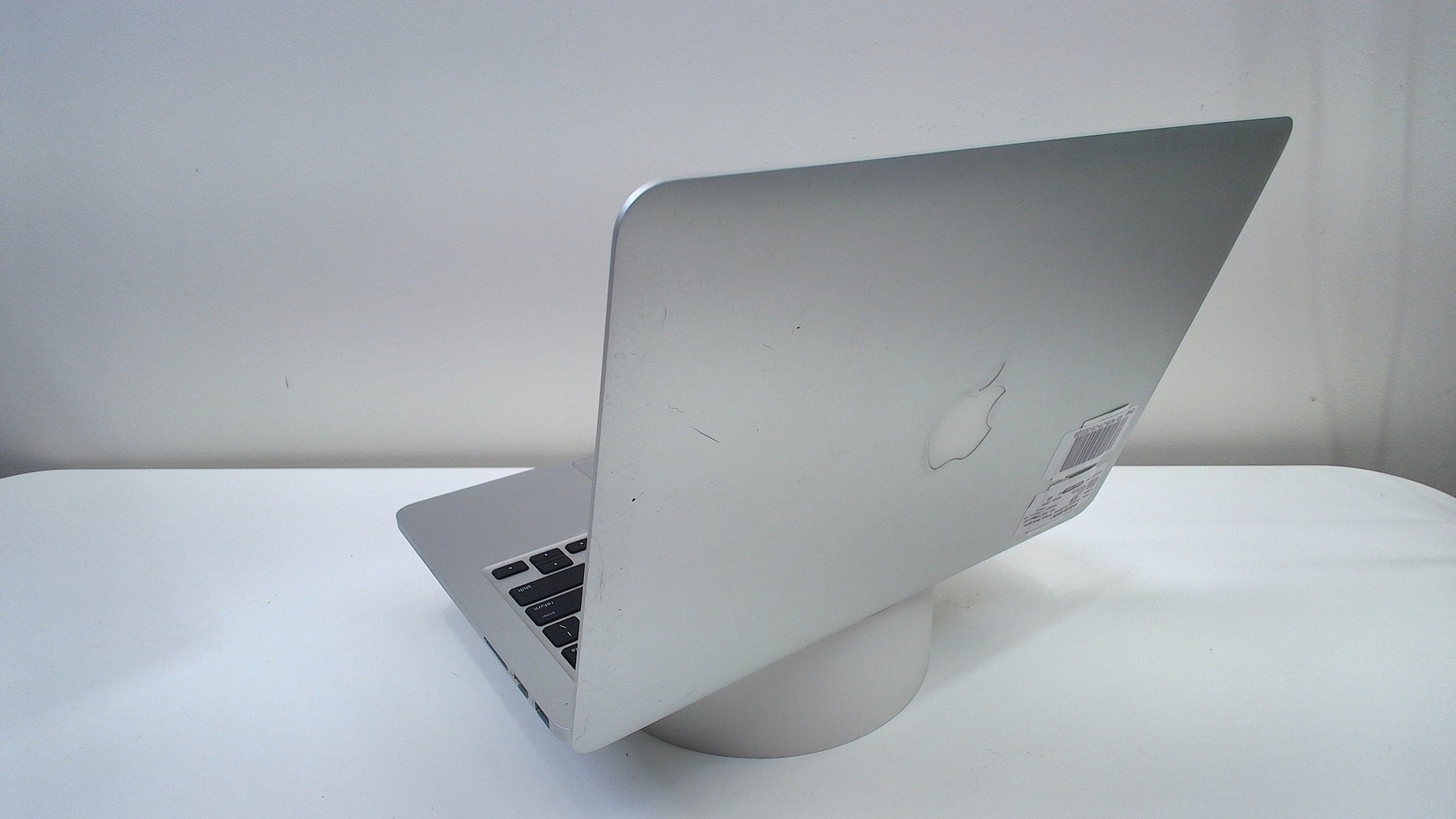 MacBook Pro (Retina, 13-inch, Early 2015) (Read Description)