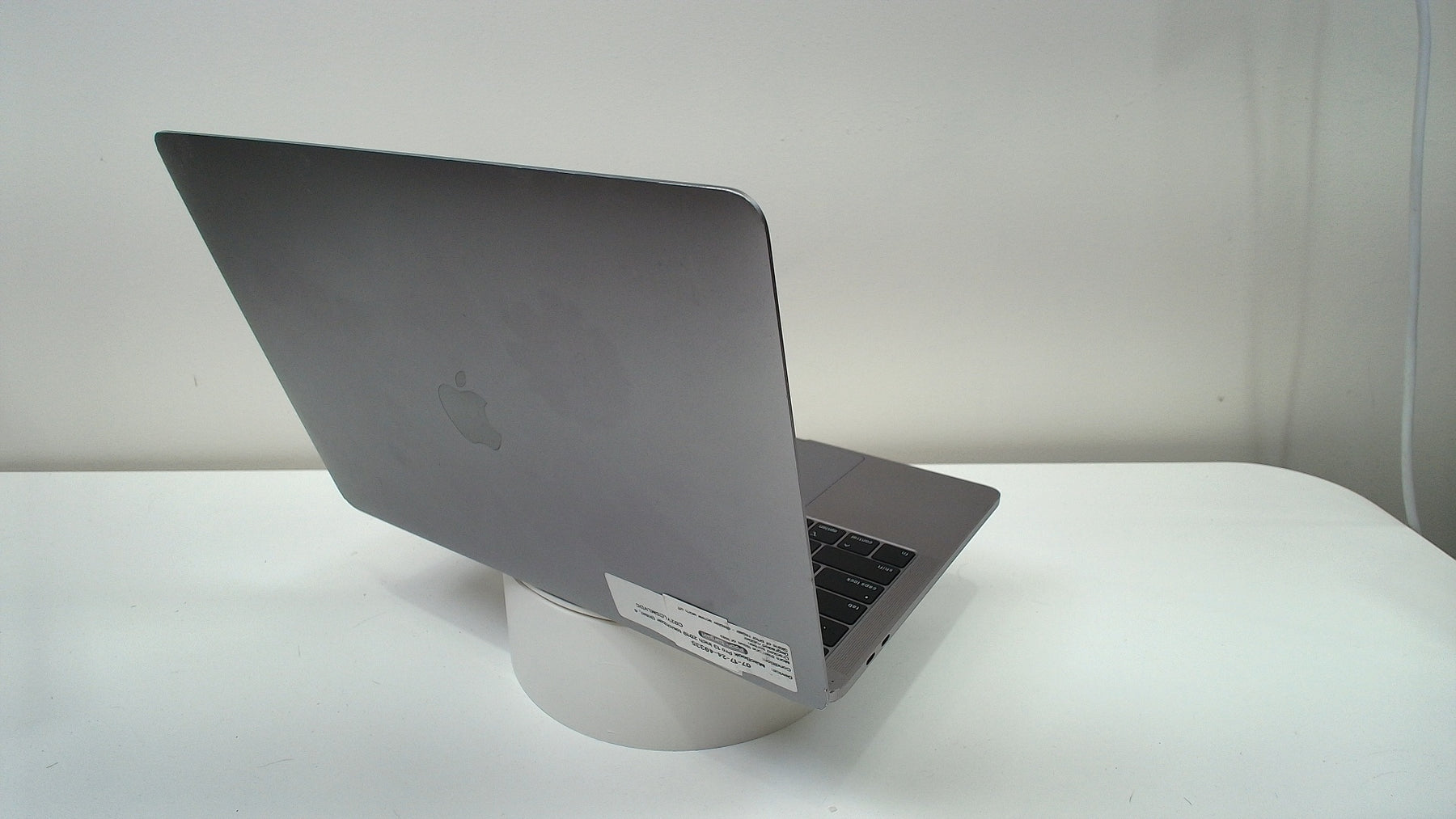 MacBook Pro 13 inch 2019 touchbar (Intel, 4 Thunderbolt Ports) (Read Description)