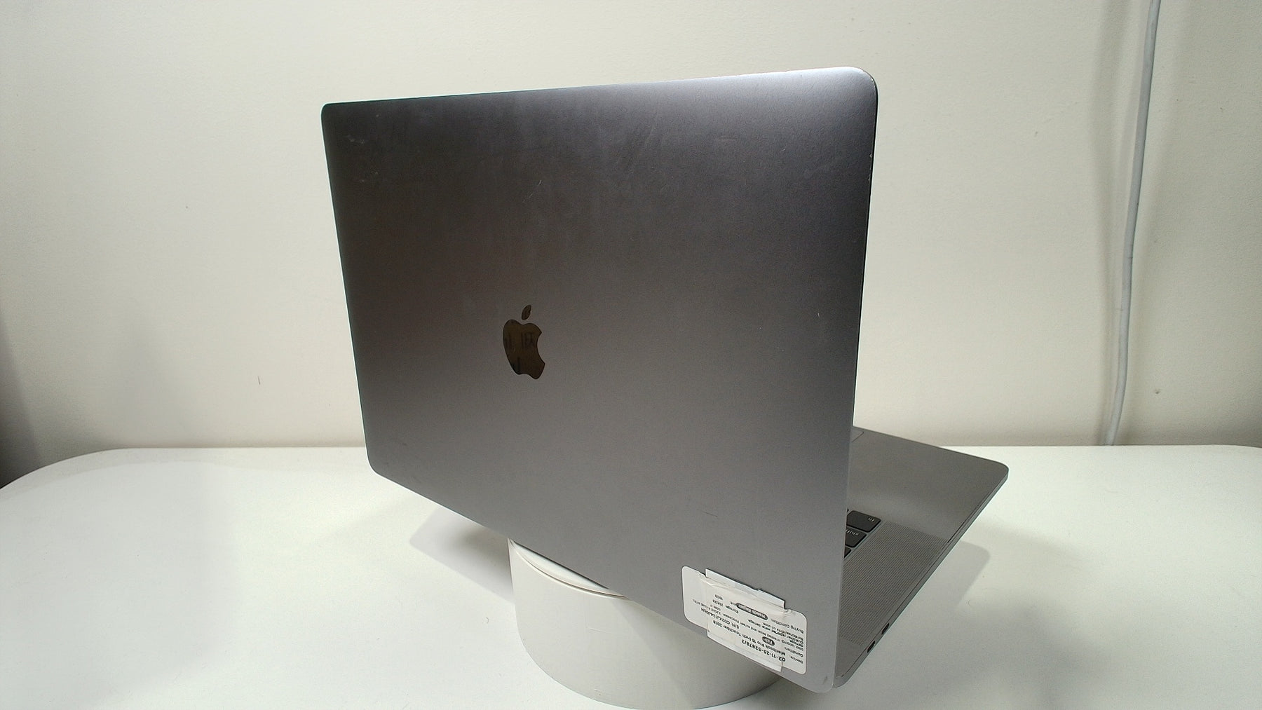 Macbook Pro 15 inch Touchbar 2018 (Read Description)