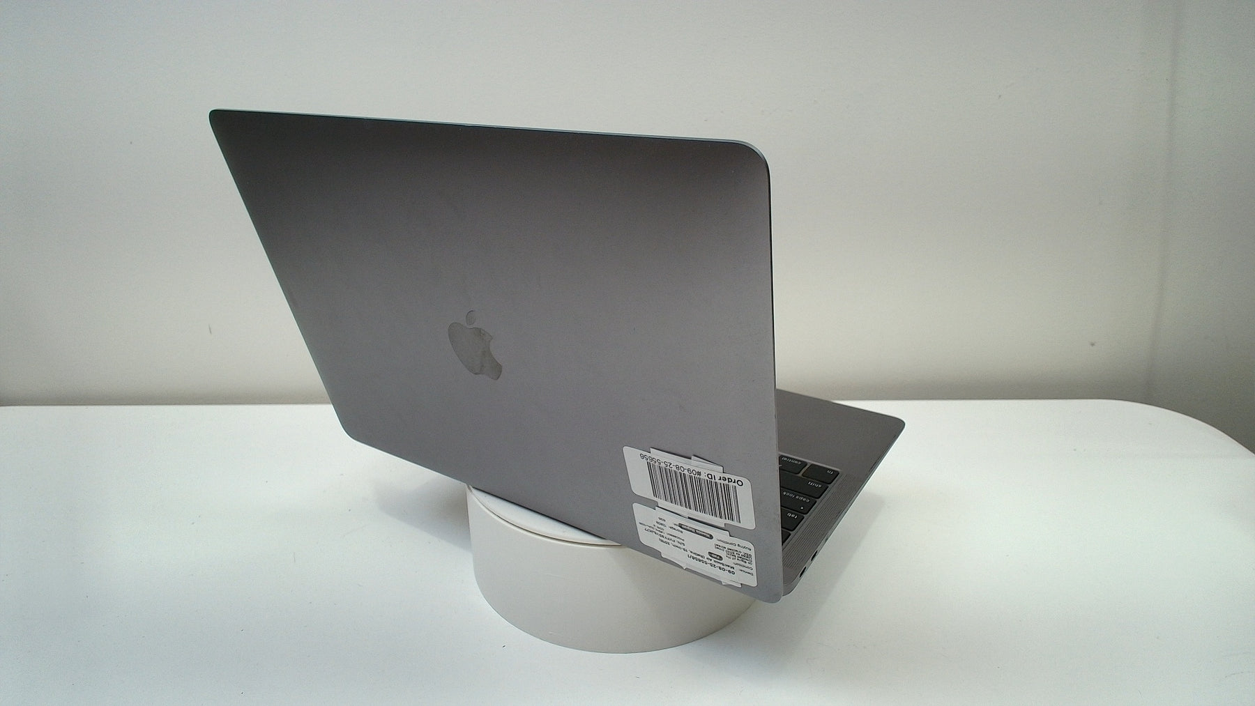 MacBook Air (Retina, 13-inch, 2018)‎ (Read Description)