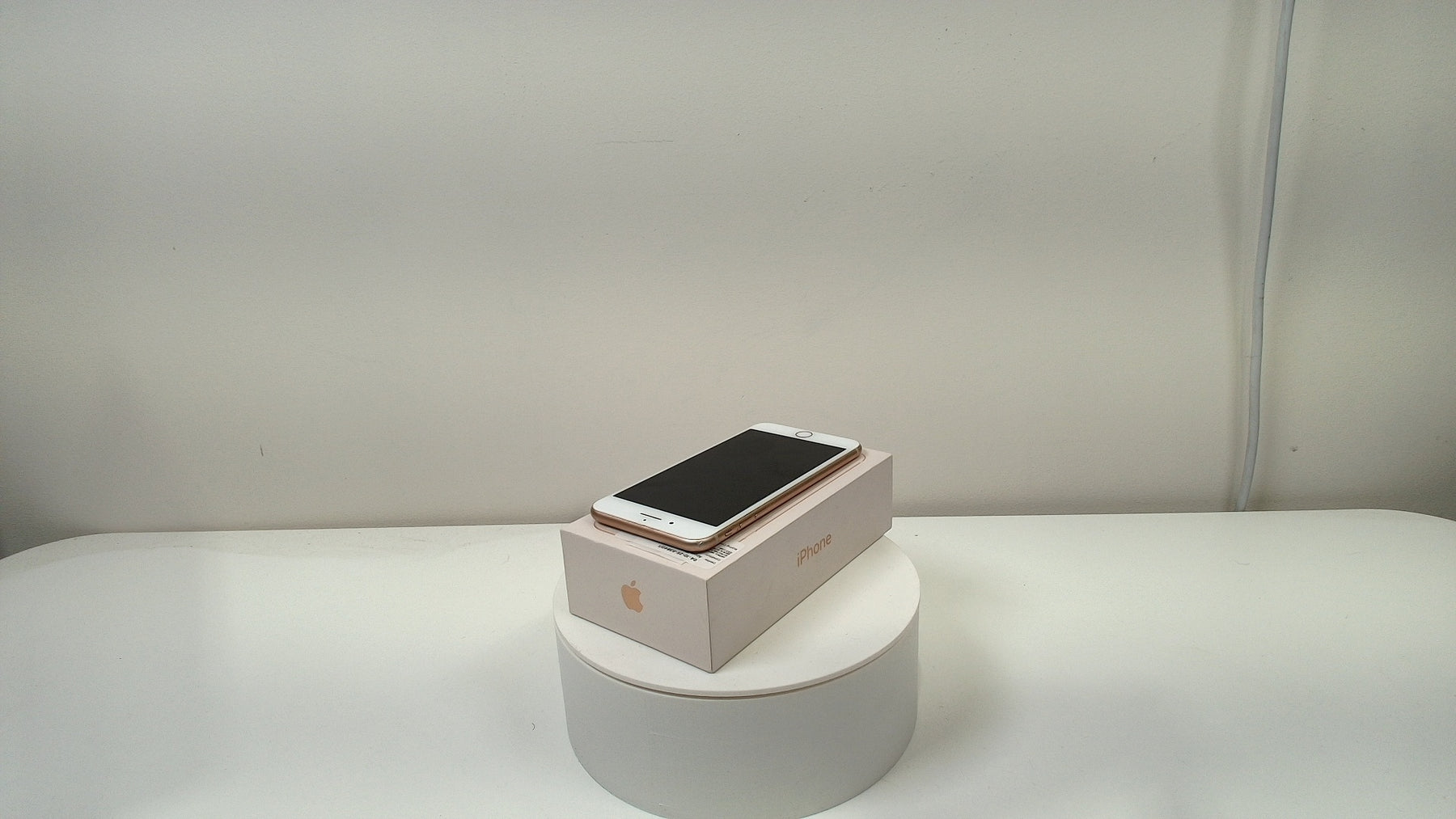 Apple iPhone - iPhone 8 Plus (Read Description)