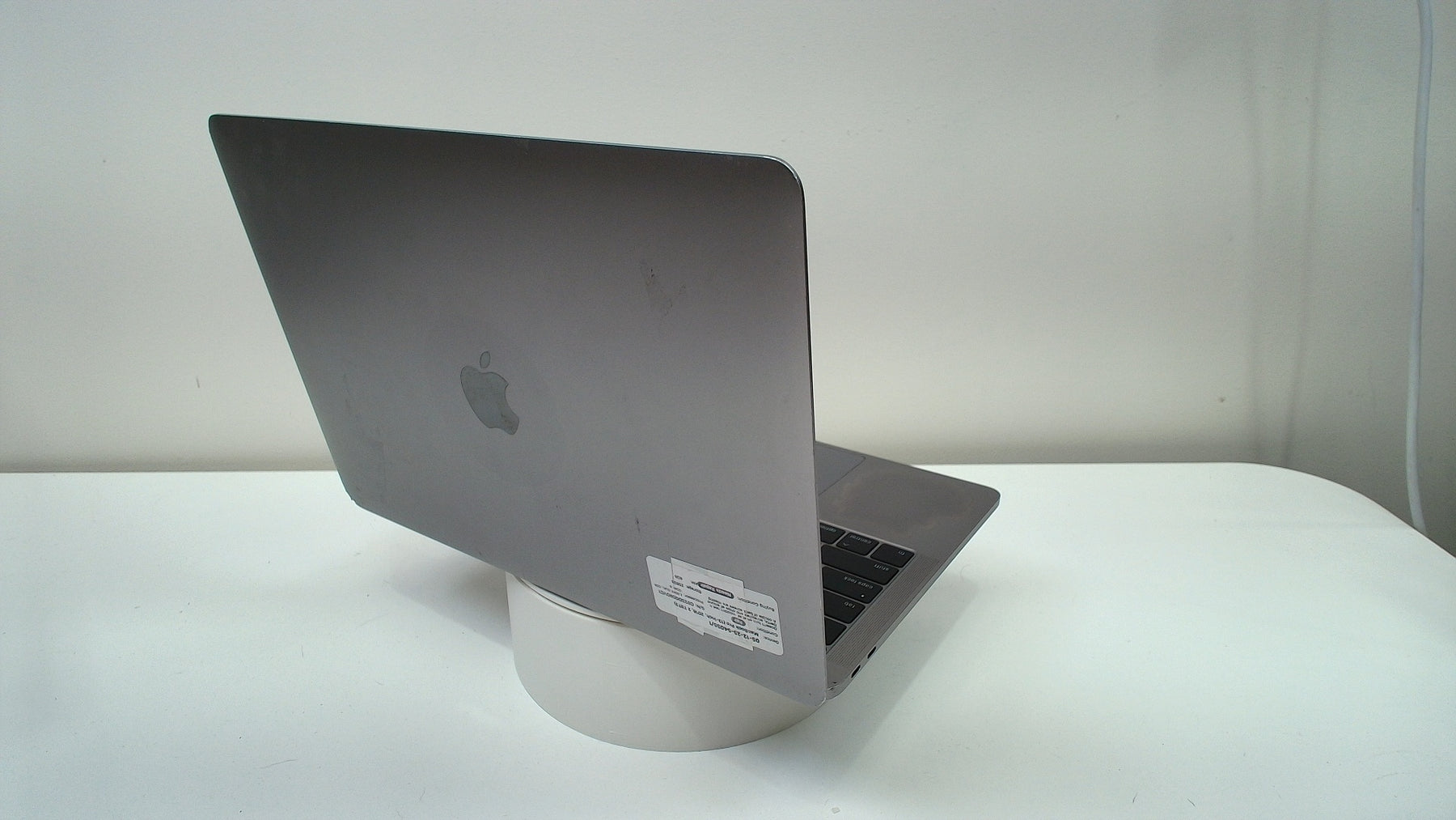 MacBook Pro (13-inch, 2016, 2 TBT3)‎ (Read Description)