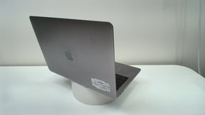 MacBook Pro (13-inch, 2016, 2 TBT3)‎ (Read Description)