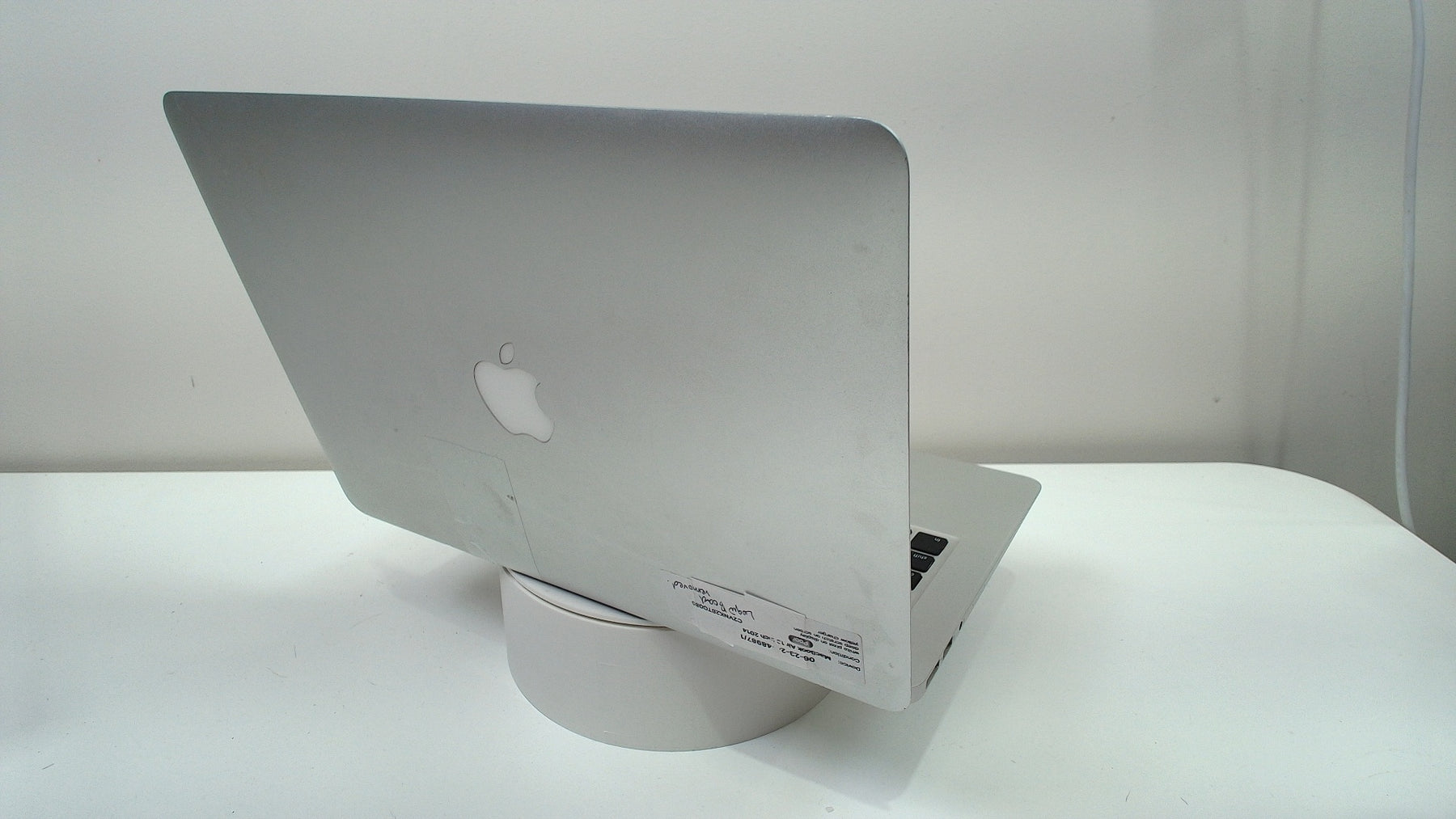 MacBook Air 13 inch 2014 (Read Description)