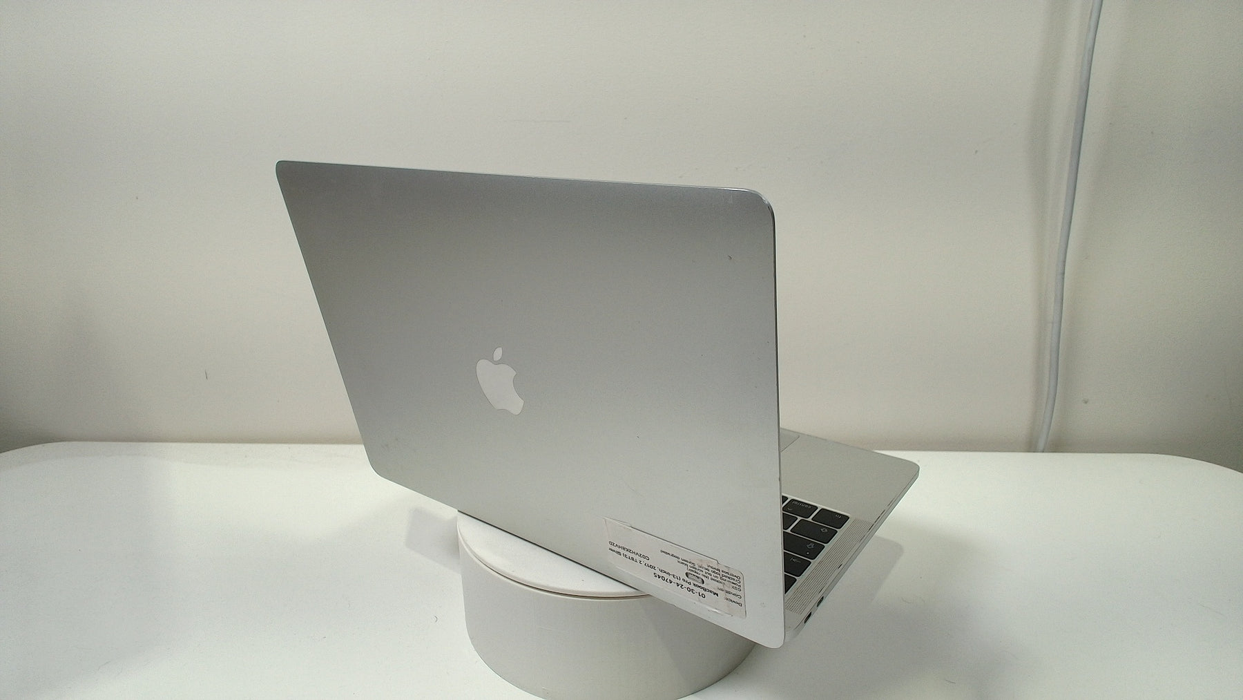 MacBook Pro (13-inch, 2017, 2 TBT3)‎ Silver (Read Description)