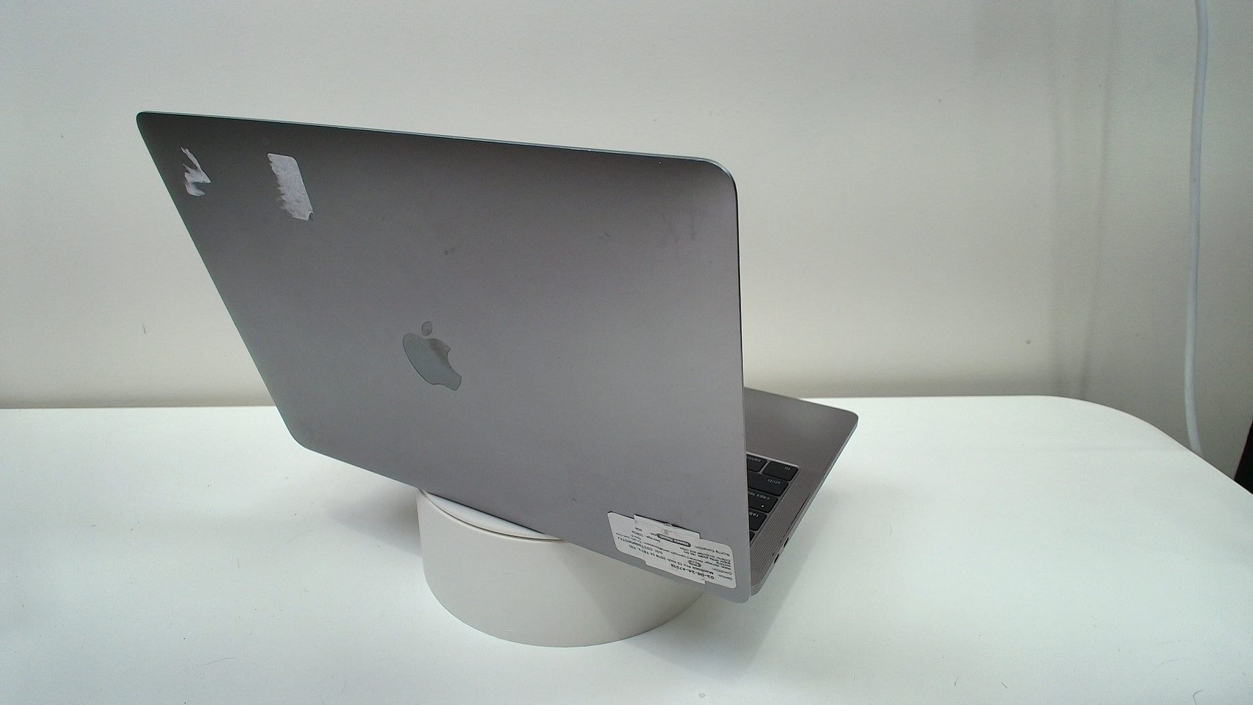 Macbook Pro 13 inch 2016 (4 TBT3, TB) (Read Description)