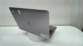 Macbook Pro 13 inch 2016 (4 TBT3, TB) (Read Description)