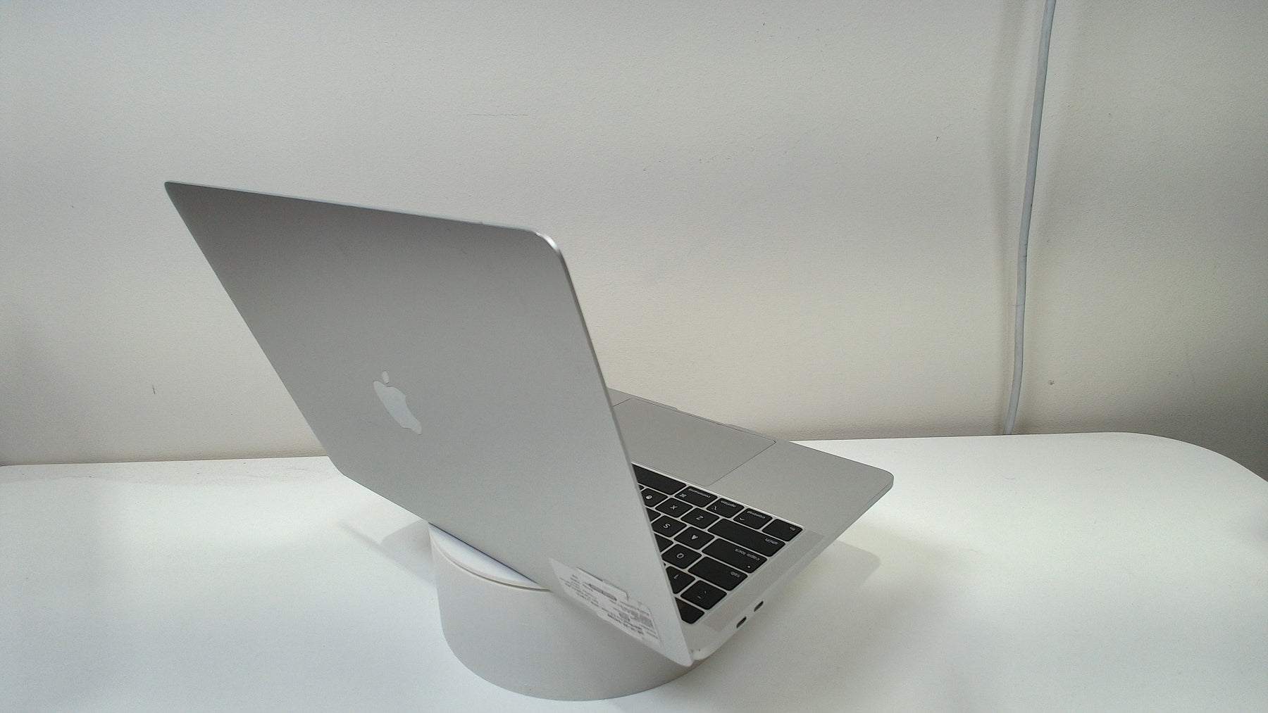 MacBook Pro (13-inch, 2019, 2 TBT3)‎ (Read Description)